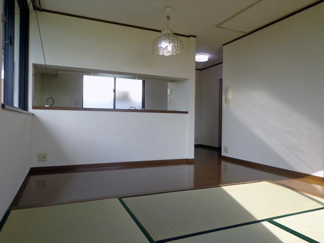 鶴舞4丁目戸建貸家の和室