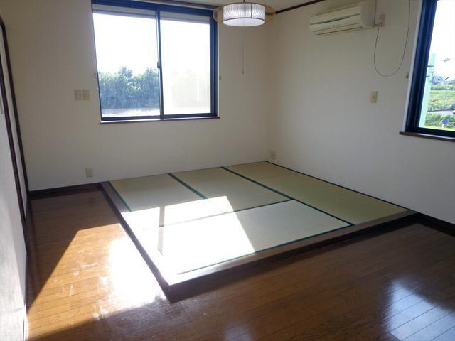 鶴舞4丁目戸建貸家の和室
