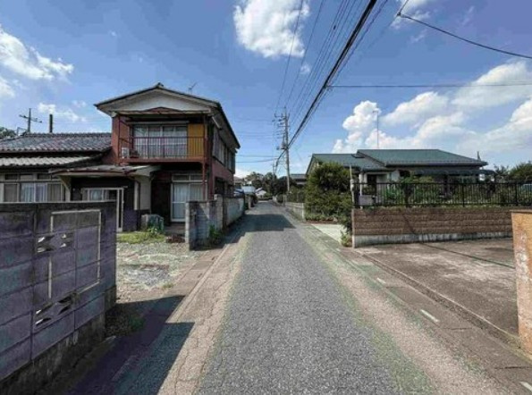 【土地】坂戸市紺屋建築条件無し売地の前面道路含む現地写真|前面道路含む現地写真です