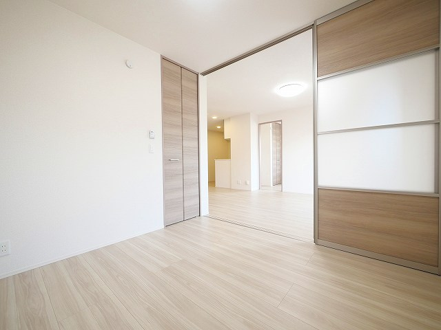 Villa Calmaの内装|明るい色調の室内です