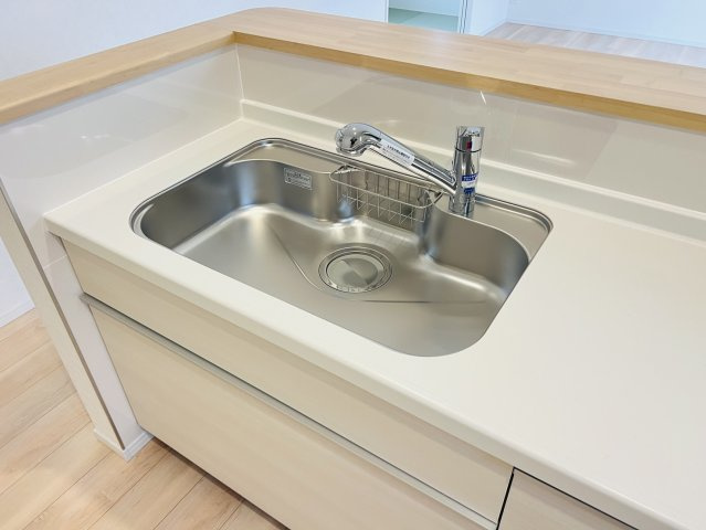 碧南市鴻島町四丁目81番1、81番2『仲介手数料無料』新築戸建てのキッチン