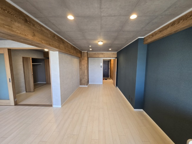 プランタンビルの居間・リビング|約21.3帖のLDKです。