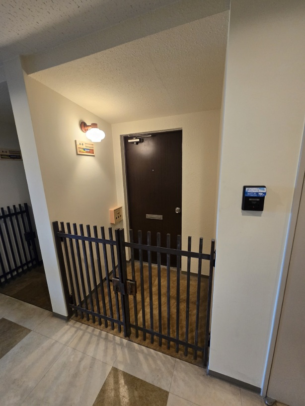 プランタンビルのその他共用部分|玄関・ポーチ部分の写真です。