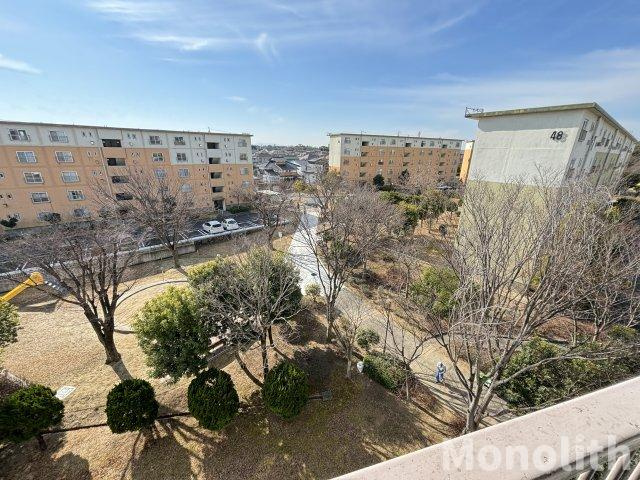 和泉市鶴山台２丁目の賃貸マンションの展望