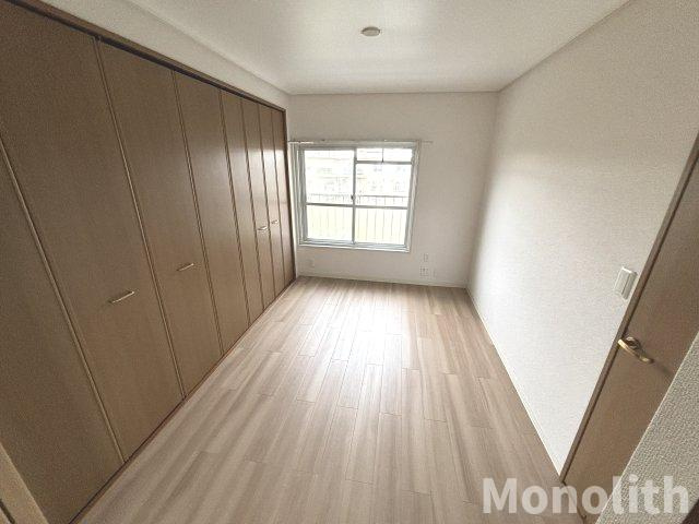 和泉市鶴山台２丁目の賃貸マンションの洋室