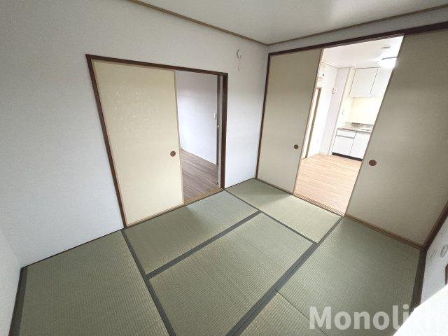 和泉市鶴山台２丁目の賃貸マンションの和室