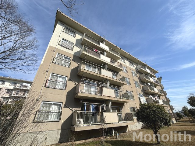 和泉市鶴山台２丁目の賃貸マンションの外観