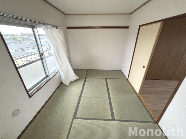 和泉市鶴山台２丁目の賃貸マンションの和室