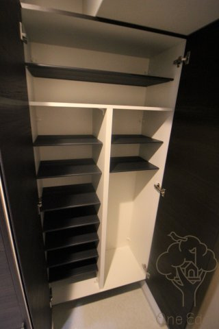 HK Residenceの玄関