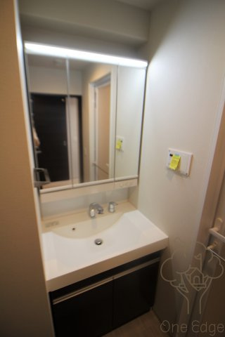 HK Residenceの独立洗面台