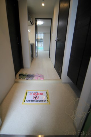 HK Residenceの玄関