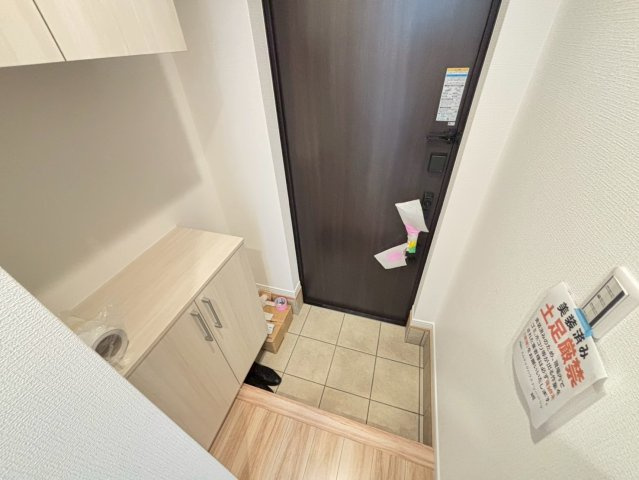 ソレイユビセレクト法蓮町ＩＩの玄関