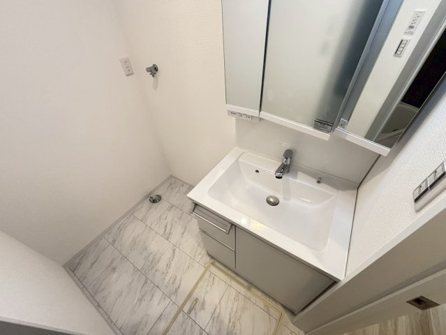 ソレイユビセレクト法蓮町ＩＩの洗面所