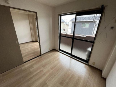 【内装】 | サンパティークＳ | ダイニングから洋室