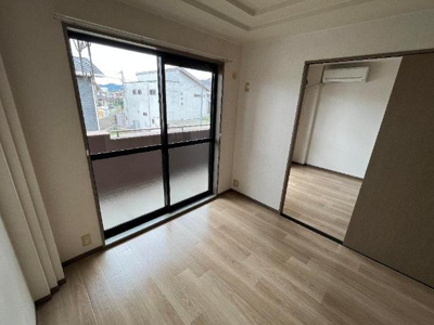 【内装】 | サンパティークＳ | 洋室からダイニング