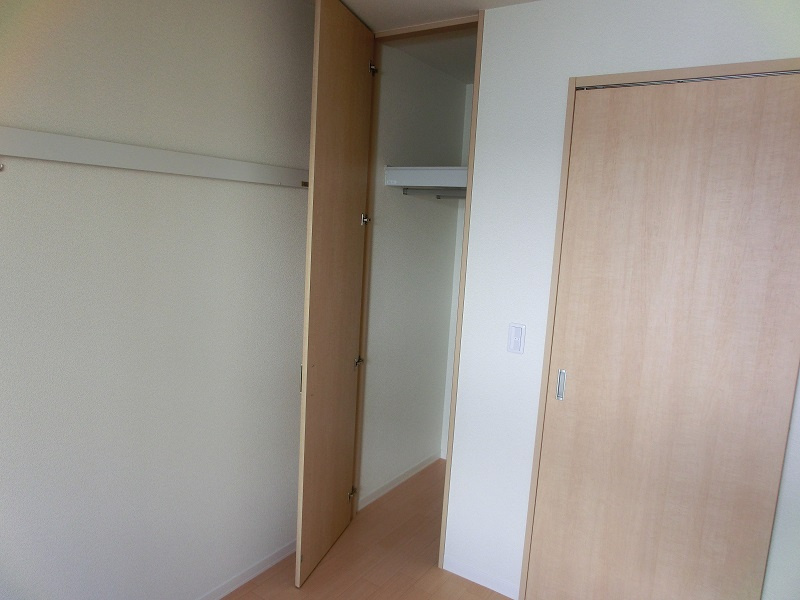 シャーメゾンコンフォート八戸ノ里B棟の洋室