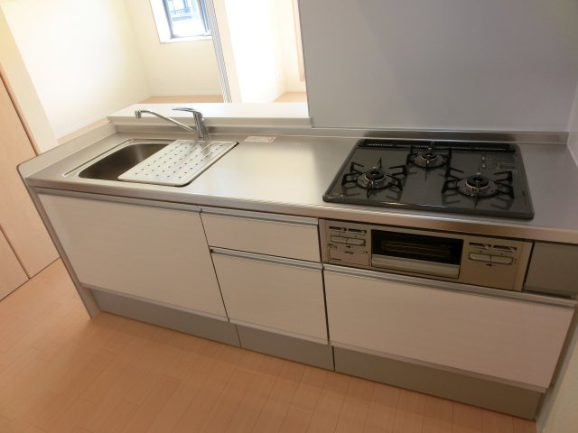 シャーメゾンコンフォート八戸ノ里B棟のキッチン