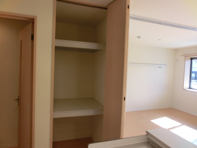 シャーメゾンコンフォート八戸ノ里B棟の収納
