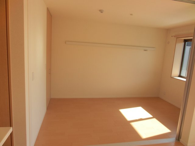 シャーメゾンコンフォート八戸ノ里B棟の洋室