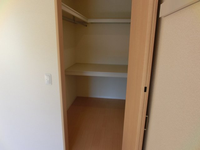 シャーメゾンコンフォート八戸ノ里B棟の収納