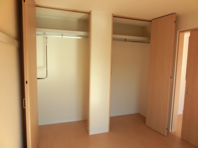 シャーメゾンコンフォート八戸ノ里B棟の収納