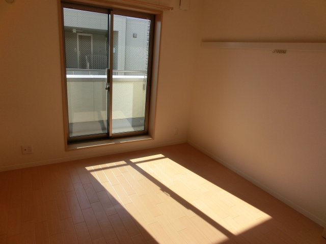 シャーメゾンコンフォート八戸ノ里B棟の居間・リビング