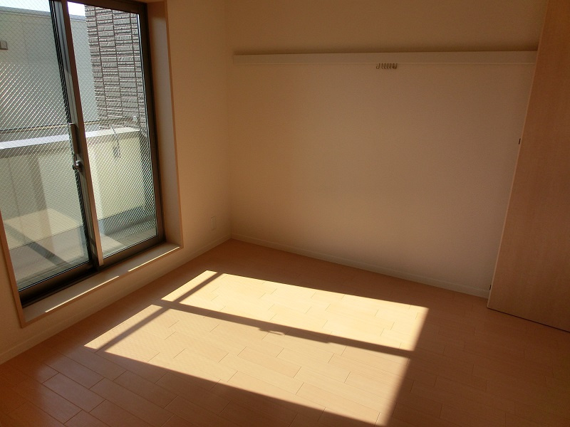 シャーメゾンコンフォート八戸ノ里B棟の洋室