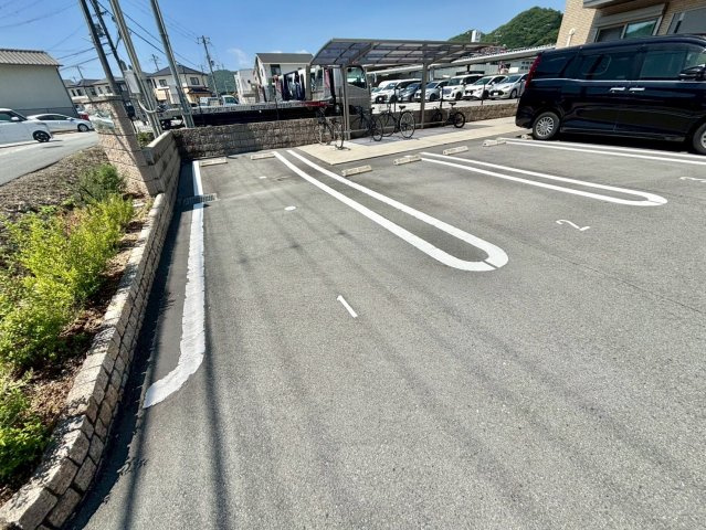サーコリンの駐車場