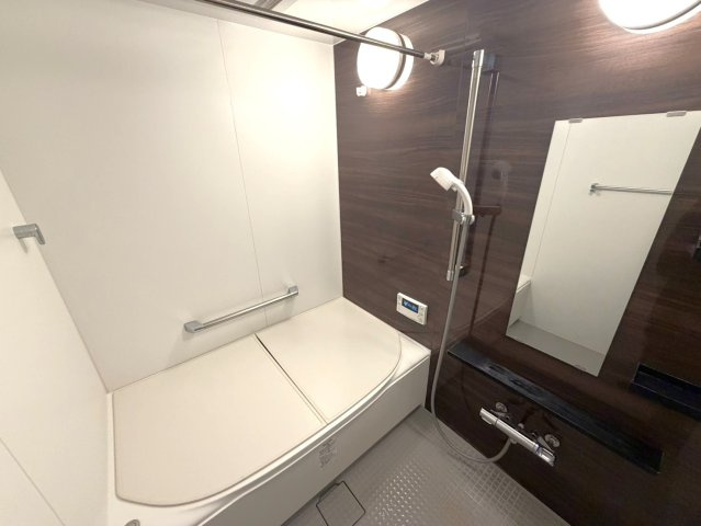 レーベンハイム志村プレノルガールの浴室