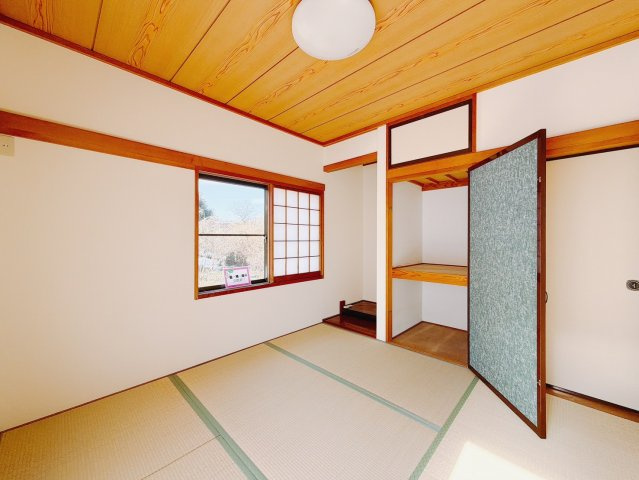 【中古戸建】桐生市新里町山上の和室|■和室｜旅館のような趣を感じられる、くつろぎの住空間です。落ち着いた和の雰囲気が、日々の暮らしに癒しをもたらします♪