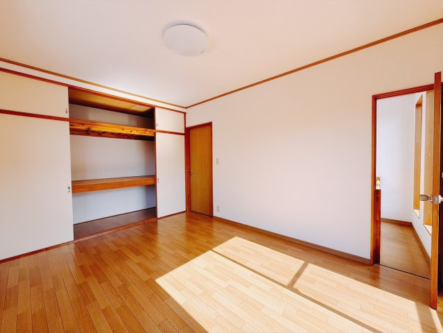 【中古戸建】桐生市新里町山上の洋室|■2階洋室