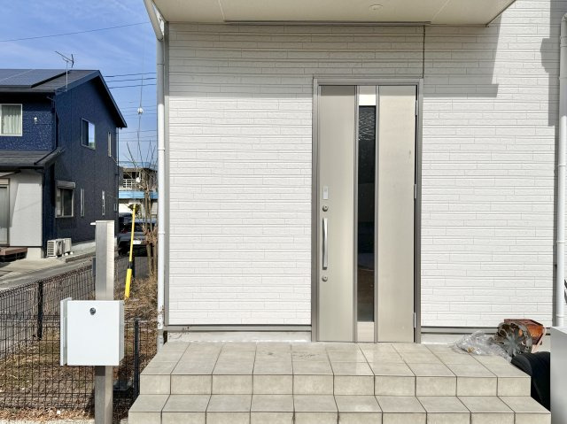 【中古戸建】桐生市広沢町3丁目の玄関|■外玄関