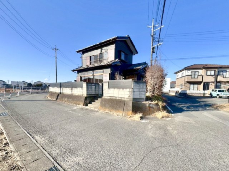【中古戸建】みどり市笠懸町阿左美1期の前面道路含む現地写真|■外観