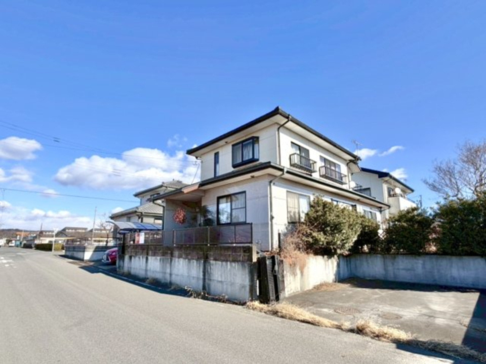 【中古戸建】みどり市笠懸町鹿の前面道路含む現地写真|■外観