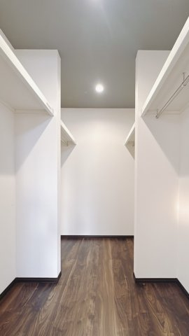 【中古戸建】館林市富士見町の収納|■ウォークインクローゼット