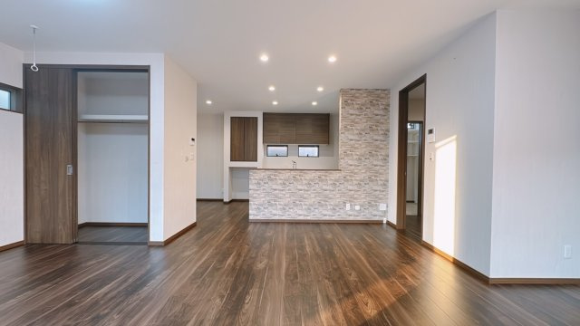 【中古戸建】館林市富士見町の居間・リビング|■リビング