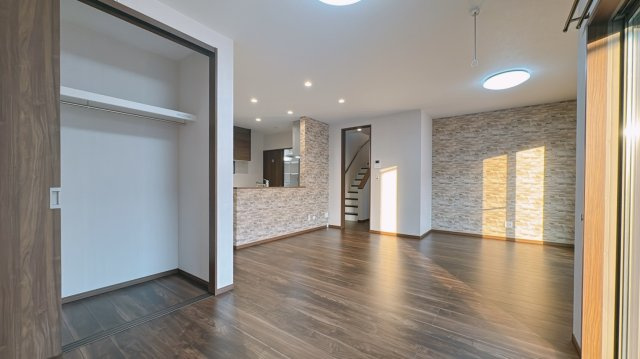 【中古戸建】館林市富士見町の居間・リビング|■リビング