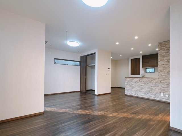 【中古戸建】館林市富士見町の居間・リビング|■リビング