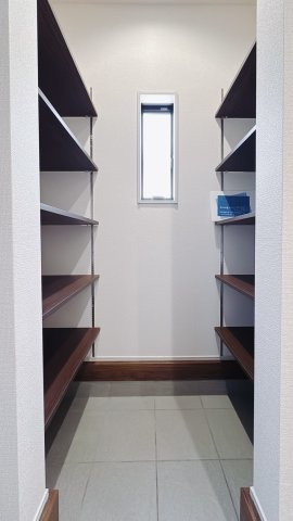 【新築戸建】館林市第3西高根町の収納|■SIC｜シューズインクローゼットはご家族の靴が増えても安心の収納力。アウトドア用品を収納しても良いですね♪