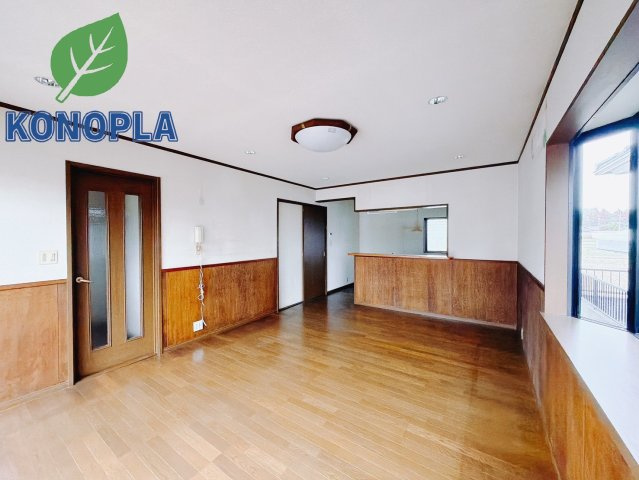 【中古戸建】館林市岡野町の居間・リビング|■リビング