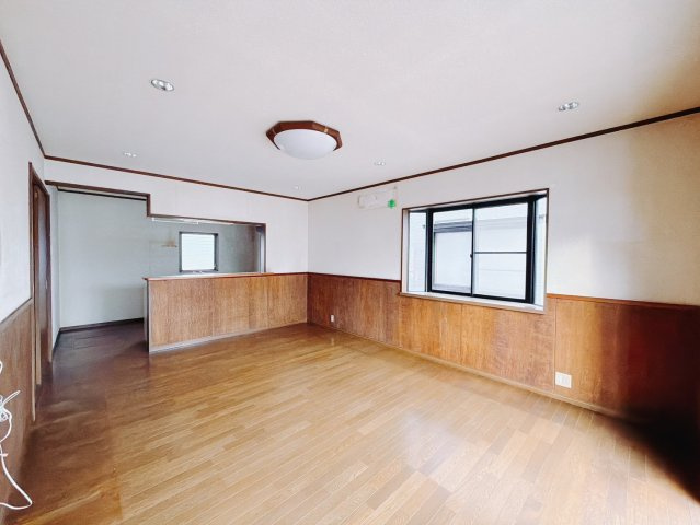 【中古戸建】館林市岡野町の居間・リビング|■リビング