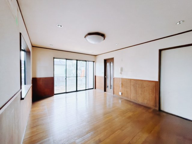 【中古戸建】館林市岡野町の居間・リビング|■リビング