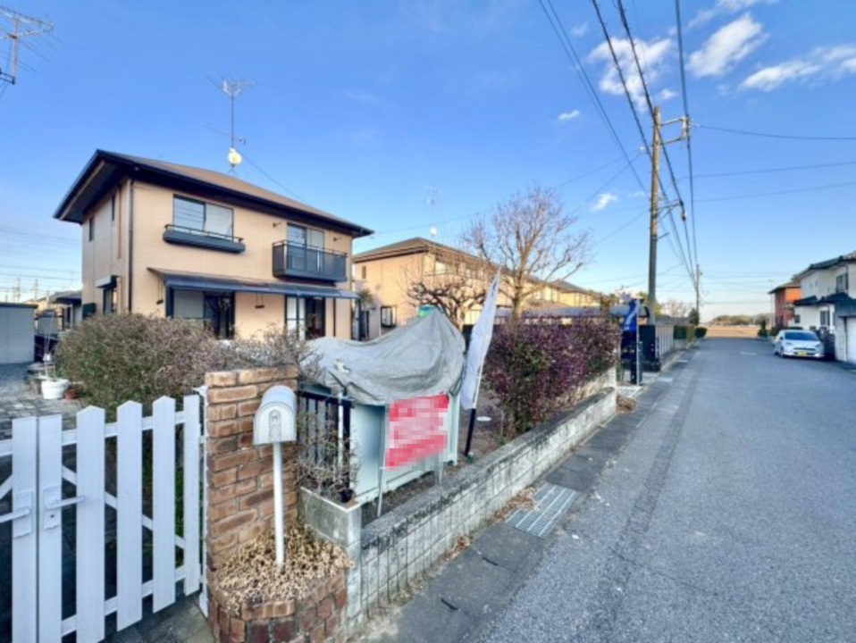 【中古戸建】館林市大島町１期の前面道路含む現地写真|■外観