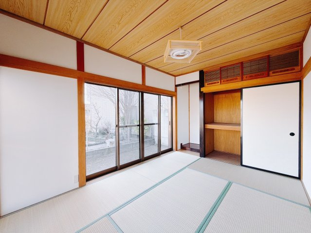 【中古戸建】みどり市笠懸町阿左美の和室|■1階和室｜和室でしか味わえない畳ならではの香りや素材で和のやすらぎを感じてください♪休日はお子様とお昼寝するのにも最適です！