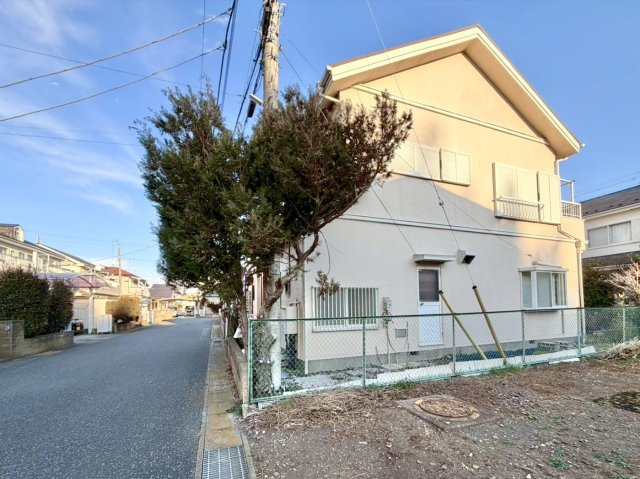 【中古戸建】邑楽郡邑楽町大字赤堀の前面道路含む現地写真|■外観