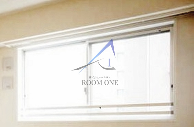 ＬＵＣＵＬＩＡ　ＣＯＵＲＴ