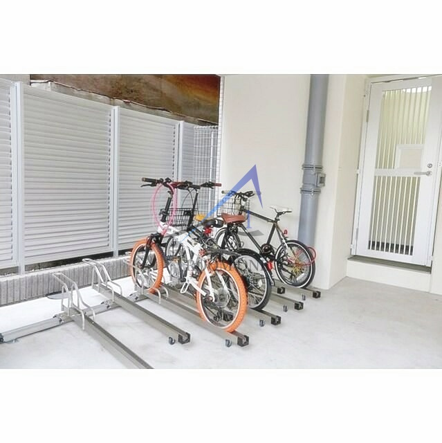 ＬＵＣＵＬＩＡ　ＣＯＵＲＴ