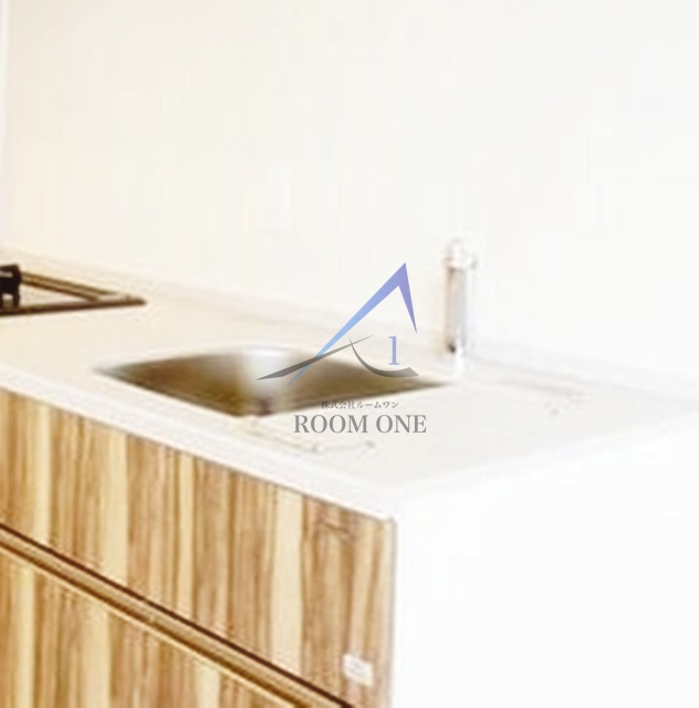 ＬＵＣＵＬＩＡ　ＣＯＵＲＴ