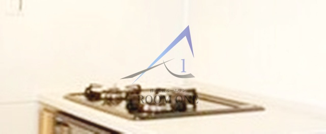 ＬＵＣＵＬＩＡ　ＣＯＵＲＴ