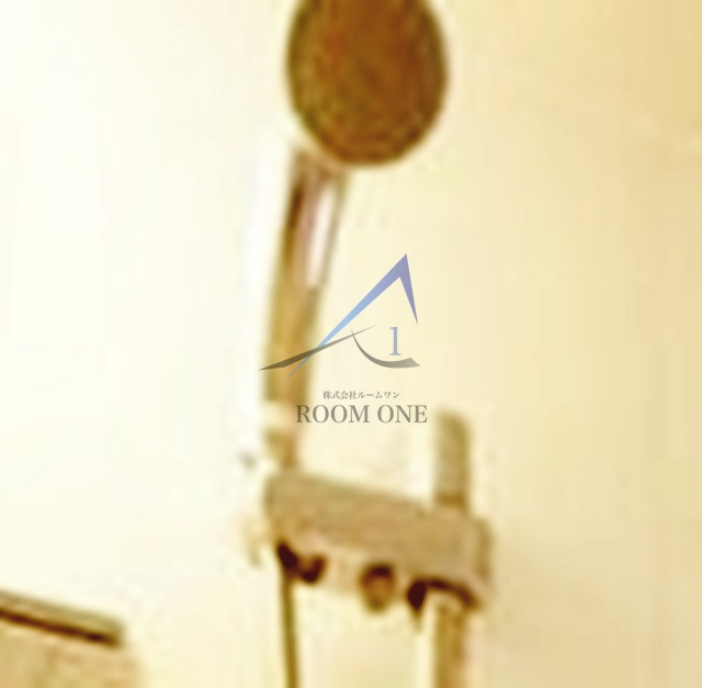 ＬＵＣＵＬＩＡ　ＣＯＵＲＴ